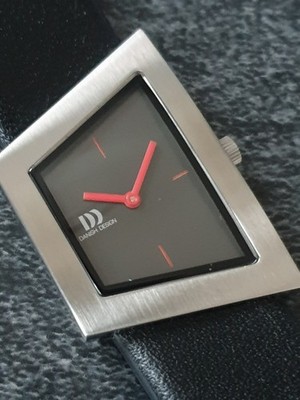 Danish Design Squeezy Uhr Damen * Armbanduhr Mineralglas Lederband rote Zeiger