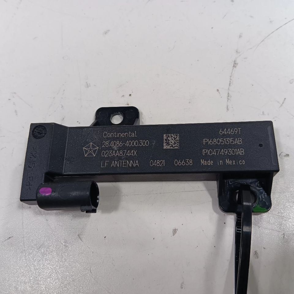 Jeep Compass Keyless Door Antenna 64469T 2018 2019 2020 2021 2022 OEM