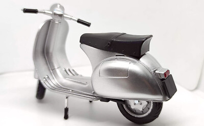Vespa 150GS 150 GS Silver Scooter 1/12 Scale Diecast and Plastic