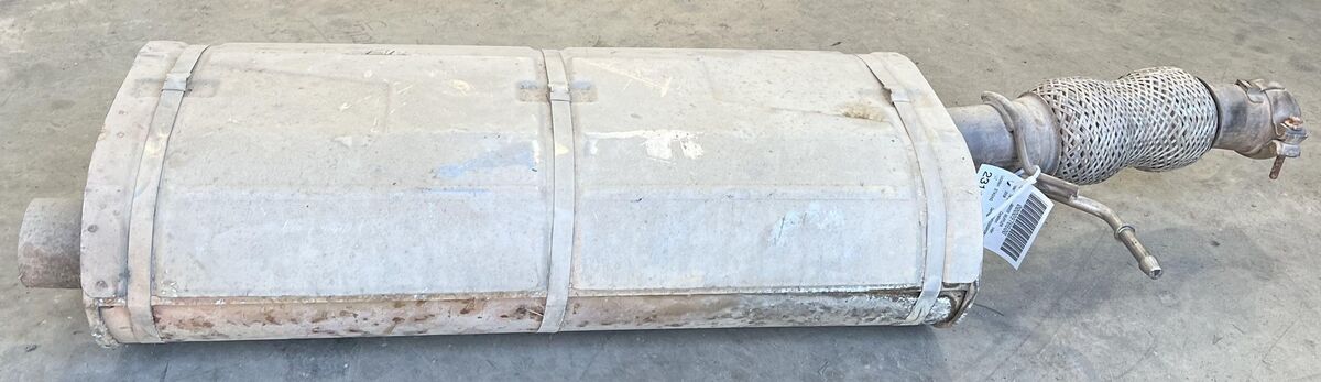 09 - 14 Chevy Tahoe GMC Yukon 5.3L Rear Exhaust Muffler OEM 09 - 14 Chevy Tahoe GMC Yukon 5.3L Rear Exhaust Muffler OEM