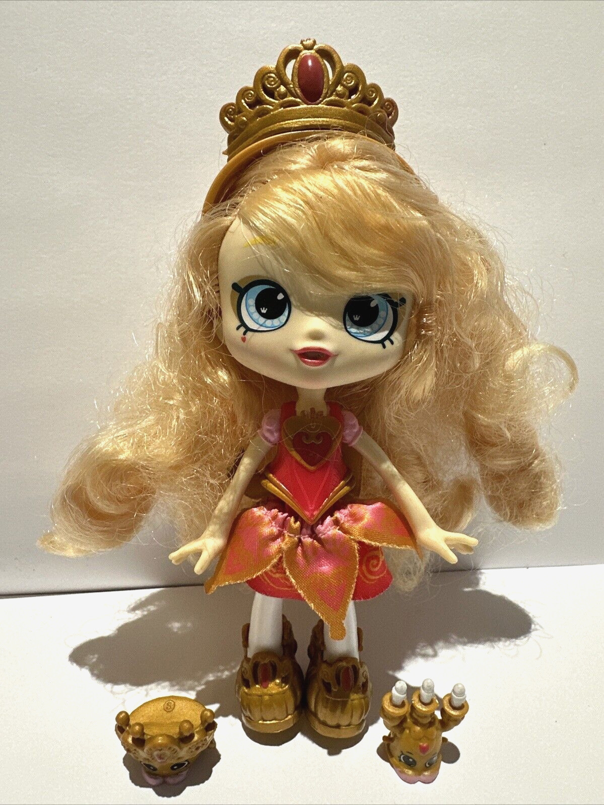 Shopkins doll Tiara Sparkles shoppie & accessories good cond