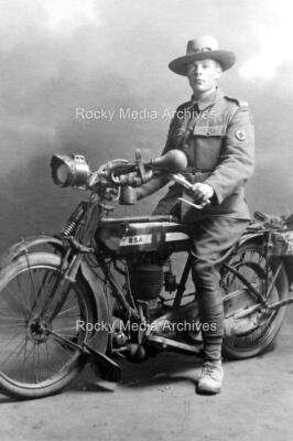 Qpl-59 Despatch Rider For ADMS 28th Division Egypt, BSA Motorcycle. Photo