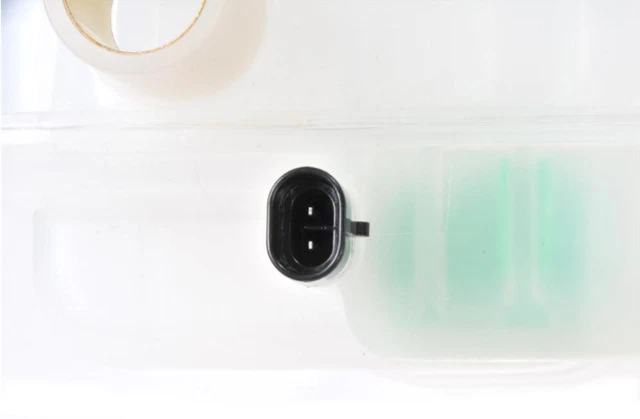 Tanque de sobretensión de radiador genuino 15086486 Foto 2 de 2