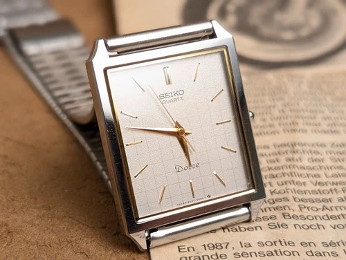 Vintage 1980's SEIKO Dolce 9521-5050 Gold Silver Quartz Tank Men's Watch 26mm