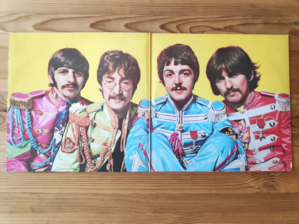 The Beatles - "Sgt. Pepper`s Lonely Hearts Club Band" - Bild 2 von 4