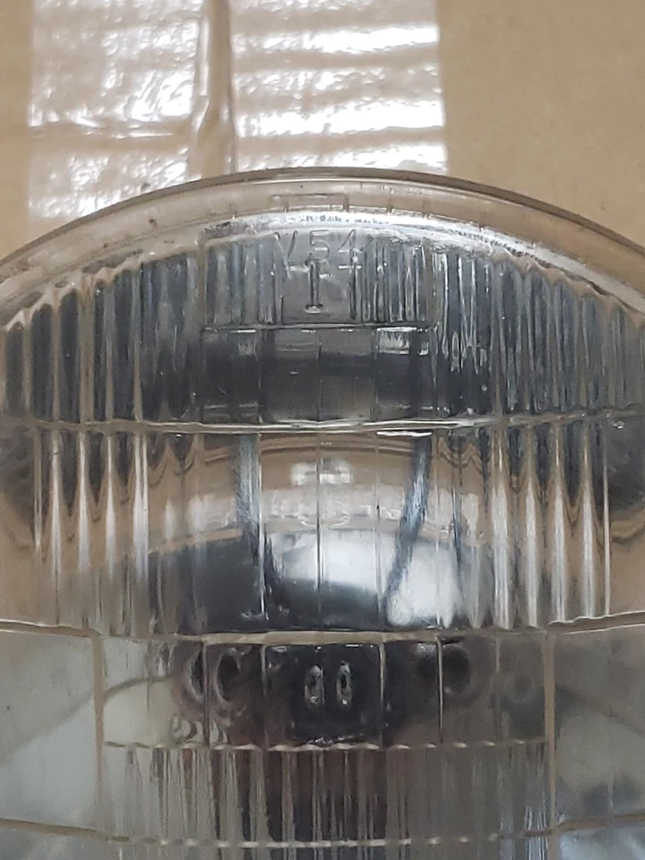 General Electric GE 6" V54 1 Sealed Beam Headlight. TESTED - Image 2 of 4