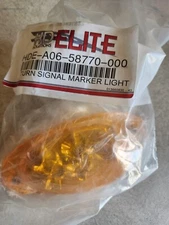 Freightliner A06-58770-000  Turn Signal Fender Mount 12V Amber  / 7 LED