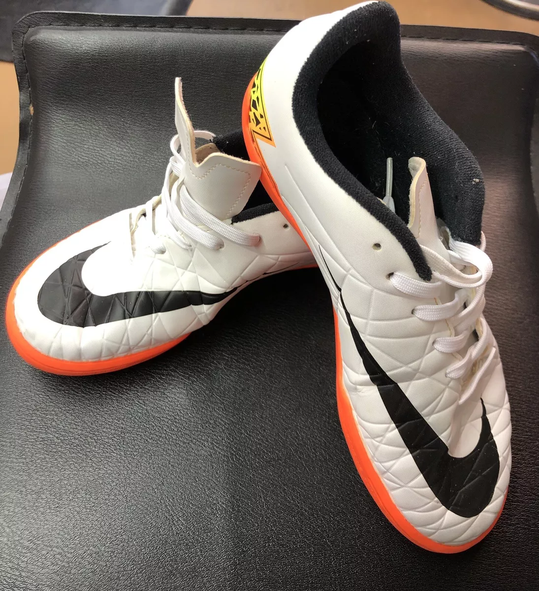 nike hypervenom indoor white