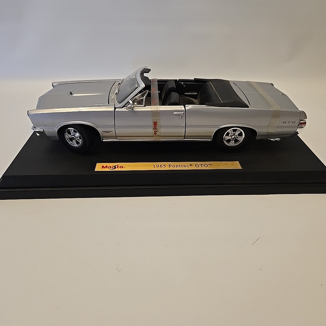1965 65 Pontiac GTO convertible. Maisto 1/18 scale. Silver | eBay