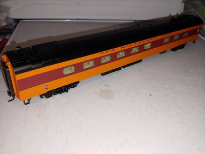 Walthers 1:87 HO Scale Hiawatha Twin Cities Diner Model Train Car 932-9203