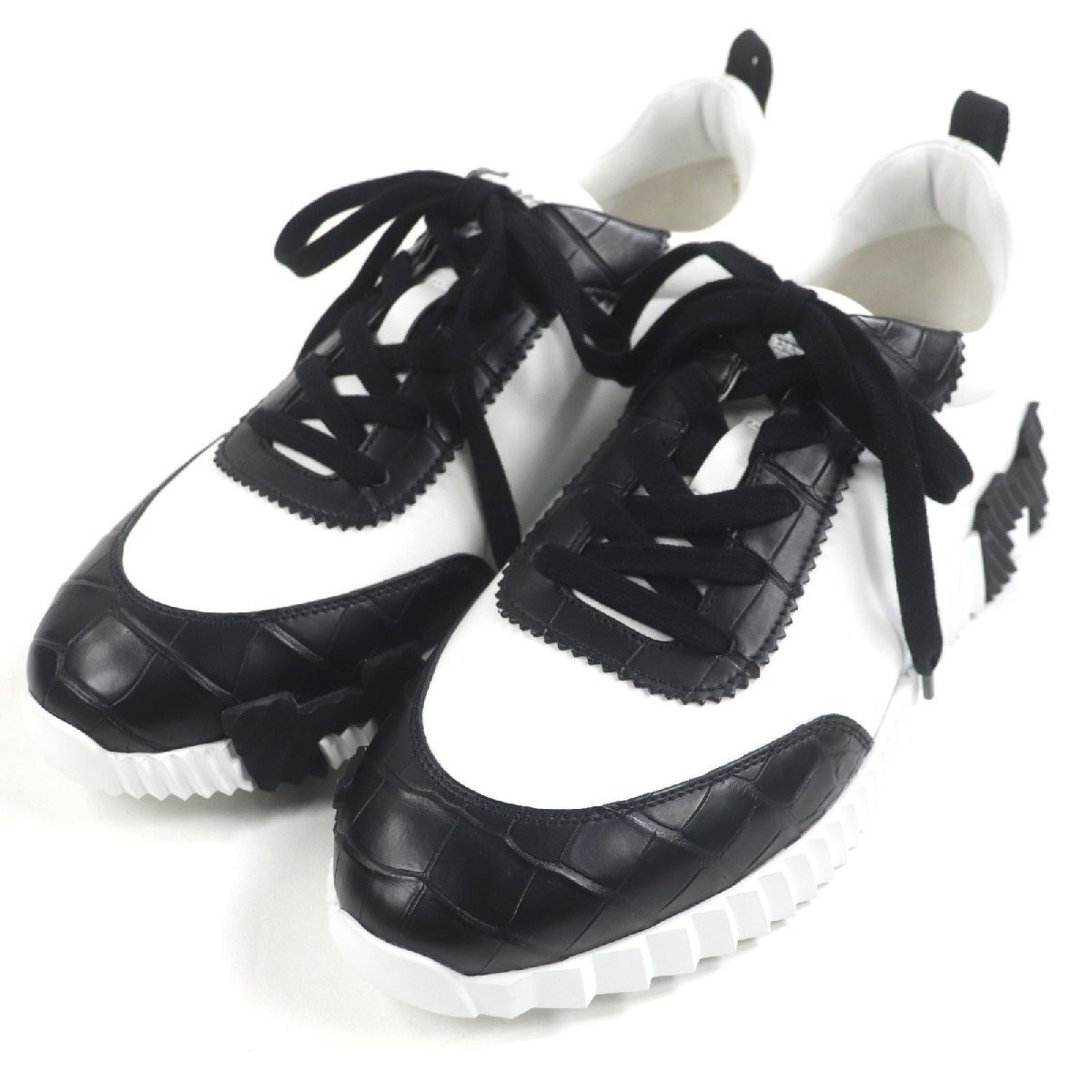 HERMES Bouncing Crocodile Leather Sneakers 42 White Black