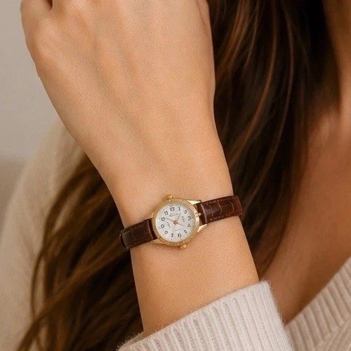 Vintage Details Quartz Women’s Watch Gold Tone Brown Croc Band Tested Working