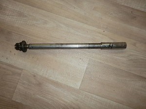E3. Yamaha XJ 650 4K0 Steckachse hinten Hinterrad Achse Schwinge Axle rear