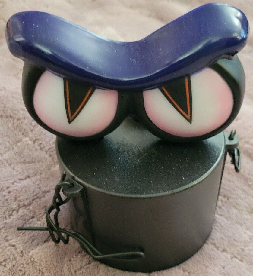Black Halloween Cat Toy with Motion-Activated Red Eyes and Sound Effects