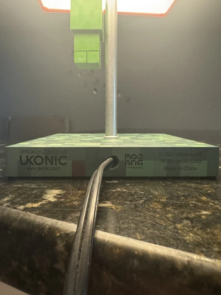 Minecraft TNT Table Lamp - Image 4 of 4