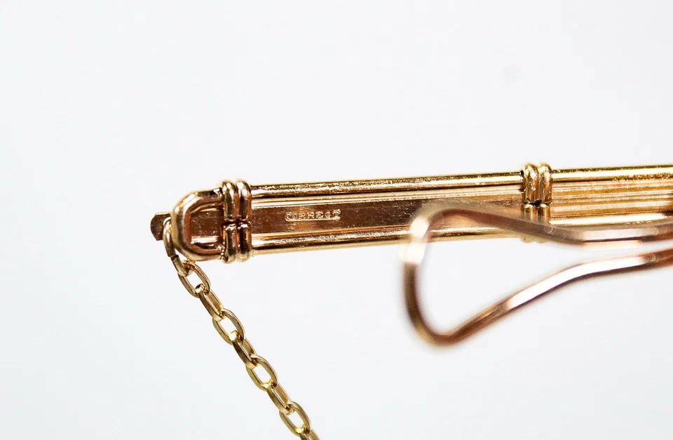 Vintage Antique Forever Knot Motif Gold Tone Red Cabochon Stone Tie Clip - Image 4 of 4