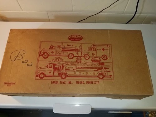 Vintage '61 Tonka Toys B225 Fire Dept Set w/Original Box, Badge and Fire Hydrant