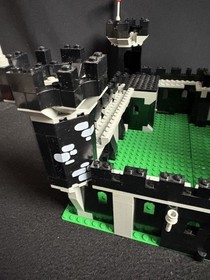 Lego 6085 Castle Black Knights Black Monarch's Castle Knights Knights Castle 1988 P2