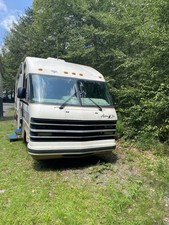 1992 Holiday Rambler/Limited Edition Camper Trailer. Color Tan. Has 454 Bigblock