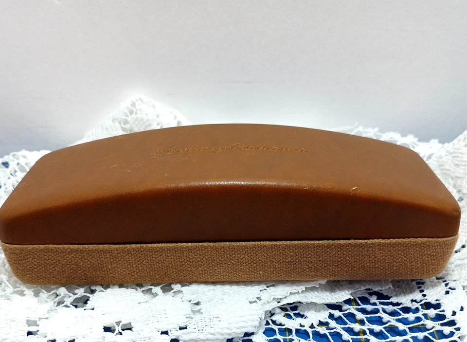 Tommy Bahama Gafas de Sol Estuche Rígido con Bisagras Cuero Marrón con Paño de Limpieza Foto 2 de 4