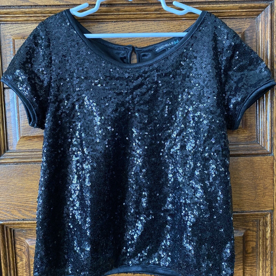 My Michelle Girl, manga corta negro brillante mini lentejuelas en capas TOP, talla M Foto 2 de 4