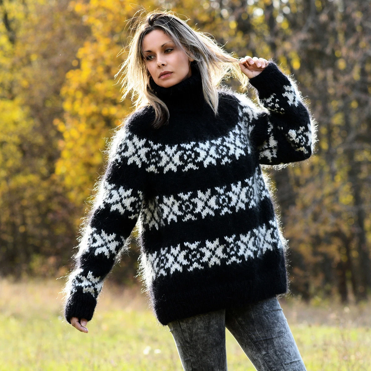 EXTRAVAGANTZA Hand Knitted Mohair Sweater Nordic Icelandic Black WHITE Fuzzy