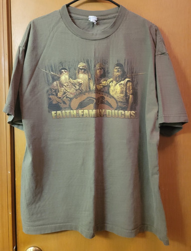 Men's Duck Dynasty Faith, Family, Ducks T-Shirt Size XL