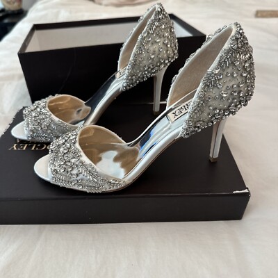 Women’s Badgley Mischka Shaina White Over Crystal Embellished Pumps NEW 