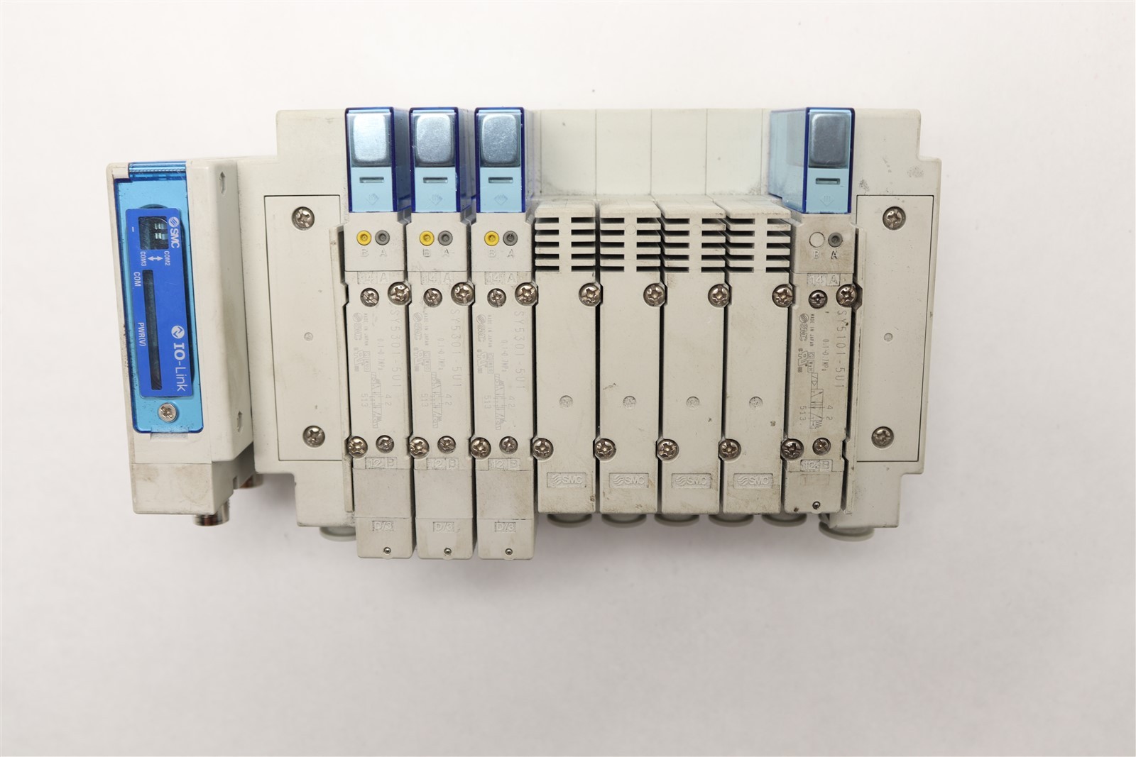 SMC PNEUMATIC MANIFOLD 8-STATION (1) SY5101 (3)SY5301 EX260-SIL1-X207