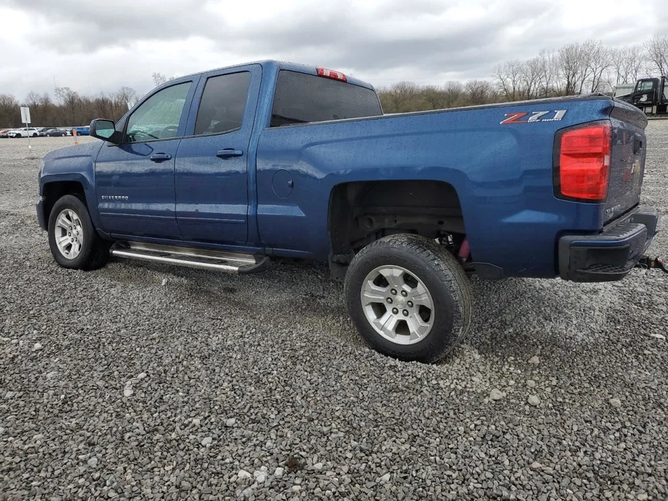 2018 Chevrolet Silverado 2500 Speedometer Cluster ID 257-10072 Used 150k Miles - Image 3 of 4