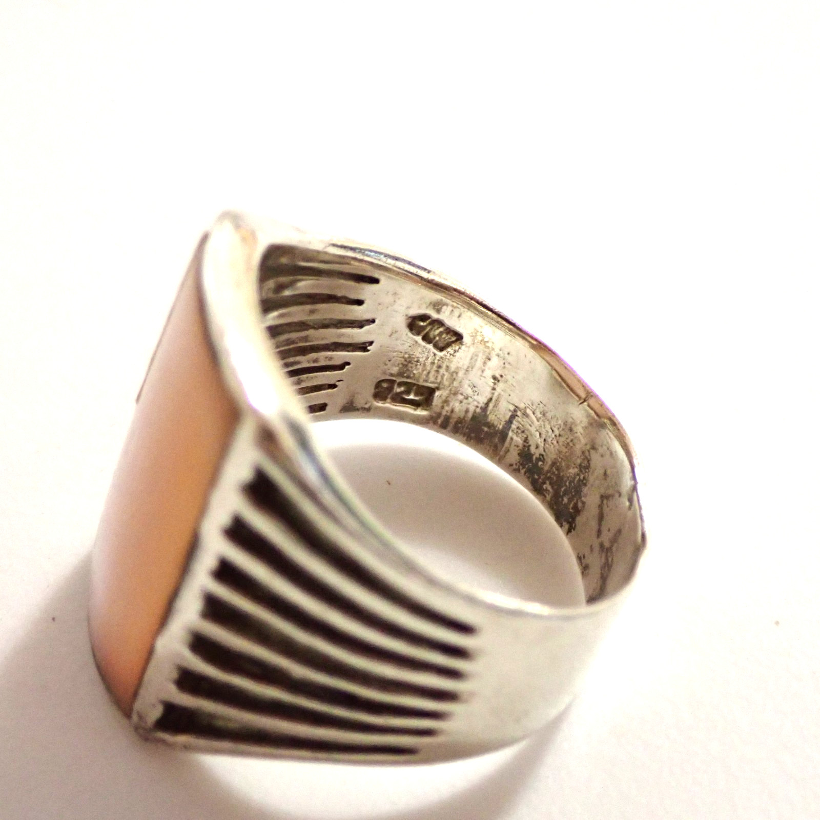 Size 9 Rectangular Pink MOP Ring Ventilated Taper… - image 6
