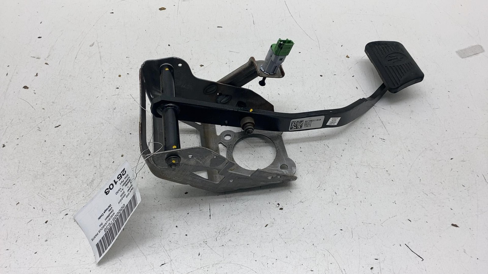 ⭕ 2014-2021 Maserati Ghibli Front Driver Brake Stop Pedal w/ Bracket 06700311040