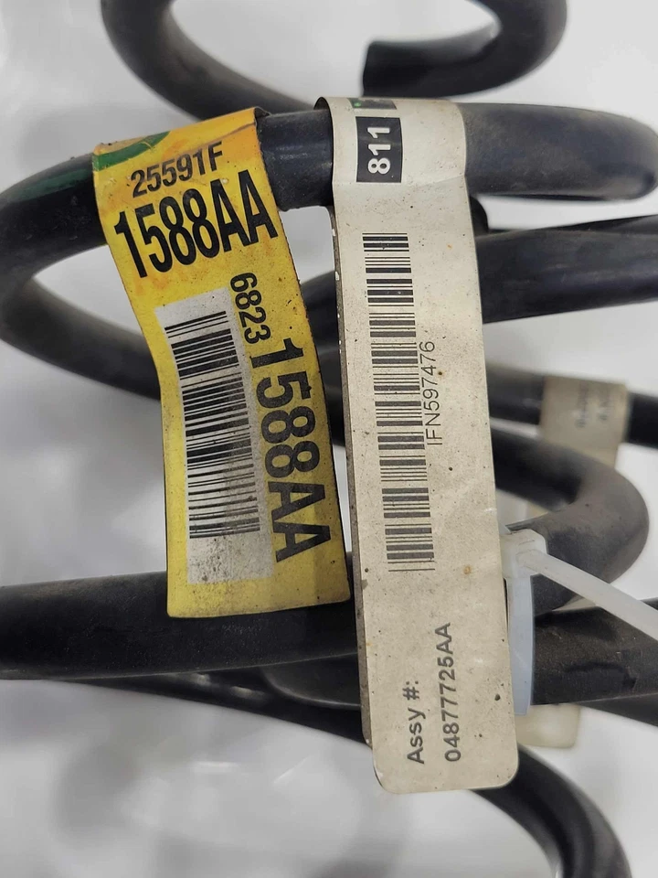 Juego de muelles helicoidales de suspensión trasera Chrysler 200 2015-217 OEM 5168722AA Foto 2 de 4