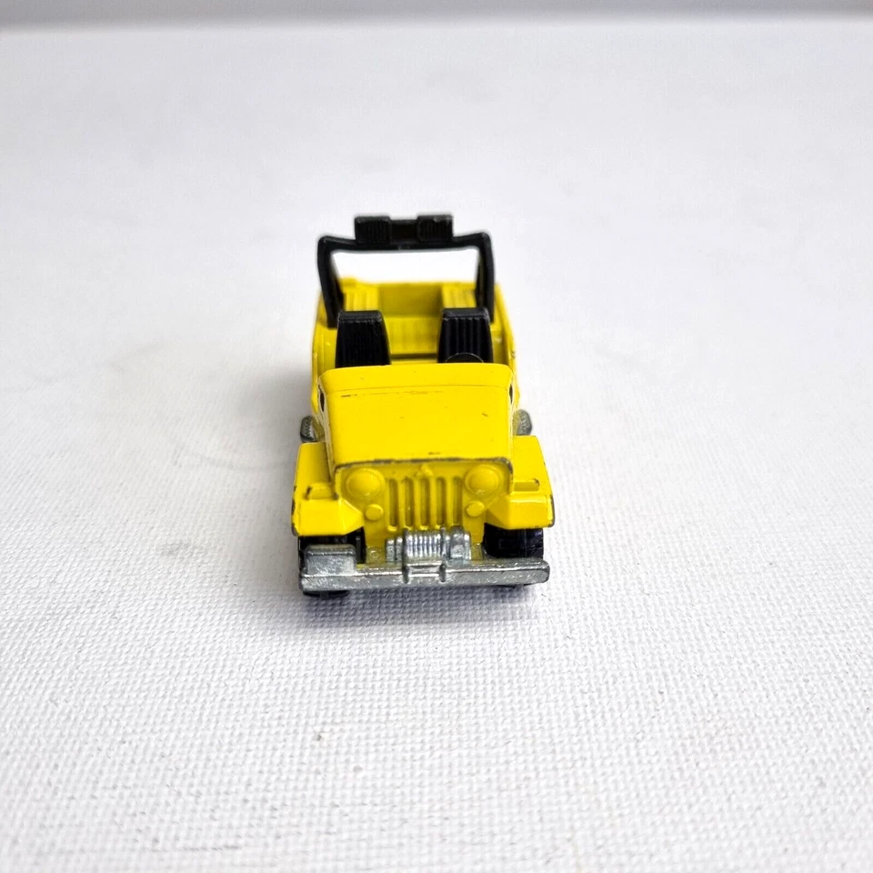 Tomica Nº 25 Mitsubishi H-J58 amarillo diecast jeep Tomy PUBLICACIÓN GRATUITA Foto 4 de 4