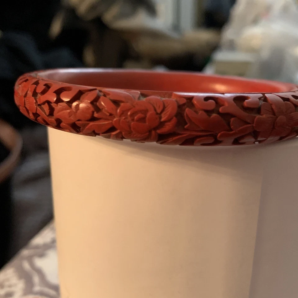 BRAZALETE BRAZALETE CINABRIO ROJO TALLADO CHINO DE COLECCIÓN ESCENA FLOR DRAGÓN ANTIGUO Foto 4 de 4