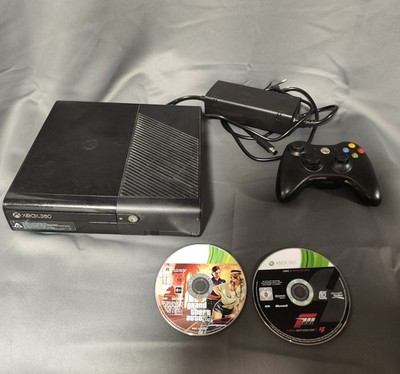 Microsoft Xbox 360 E 500GB Schwarz Spielekonsole 1x Controller 1x GTA 5 1x Forza