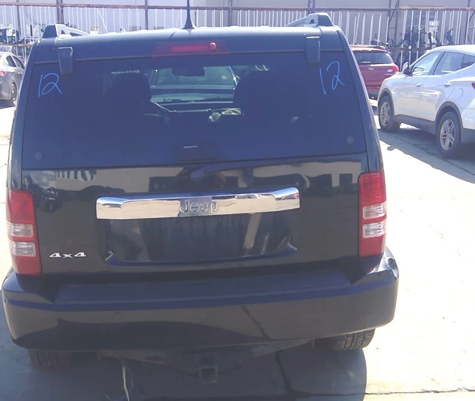 2012 Jeep Liberty Front Driver Left LH Door Trim Panel in Black Foto 3 de 4