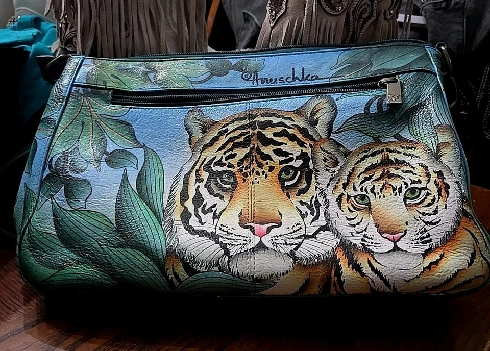 Cartera Mensajera de Cuero Anuschka Familia Tigre Mediana Pintada a Mano ¡Gran Forma! Foto 2 de 4