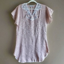 Vintage Val Mode Pink Jacquard Lace Nightgown Made USA Petite Floral