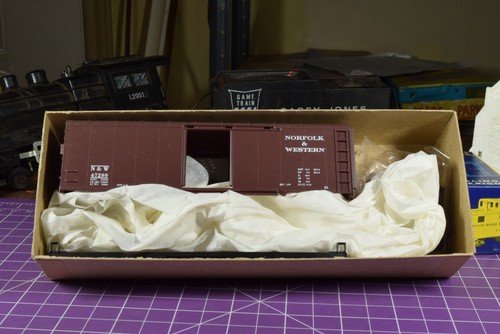 Kit Roundhouse 1093 Norfolk & Western con caja de hombros redondeados coche FND | Condition: New