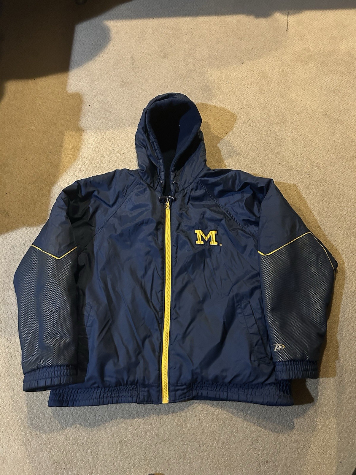 Vintage 90s Pro Player Michigan University Reversible Puffer Jacket Size XL