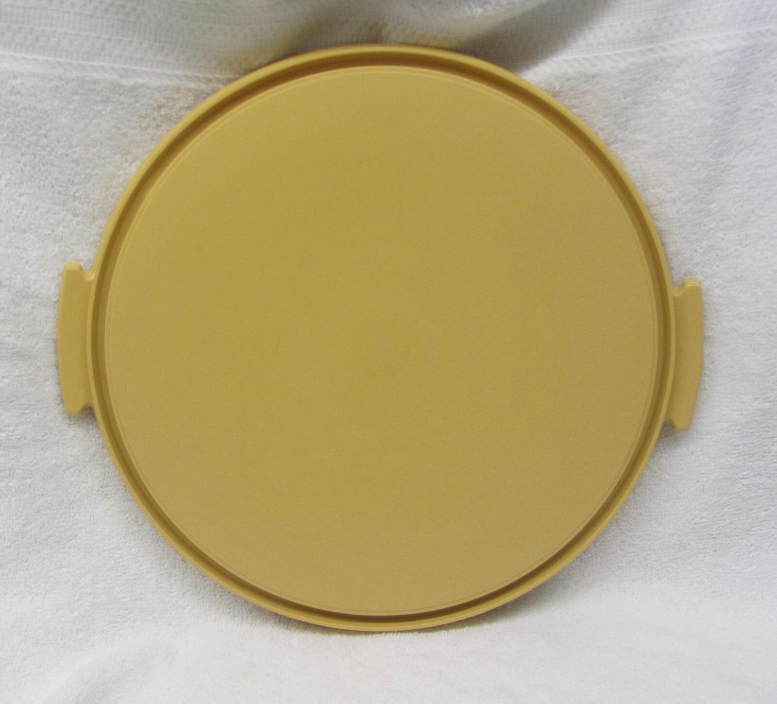 NEW Tupperware #1256-2 Replacement Harvest Gold 12" Cake Base PLATE Only