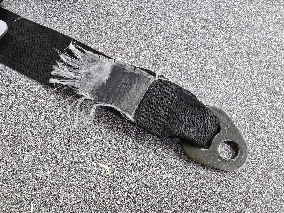 MUY BONITO CINTURÓN DE SEGURIDAD USADO ORIGINAL ORIGINAL PORSCHE 911 930 928 REPARA 1974-84 NLA Foto 2 de 4