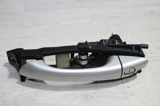 T&uuml;rgriff Au&szlig;en vorne links Silber ohne Schl&uuml;ssel Mercedes Benz W203 C180 Bj,01