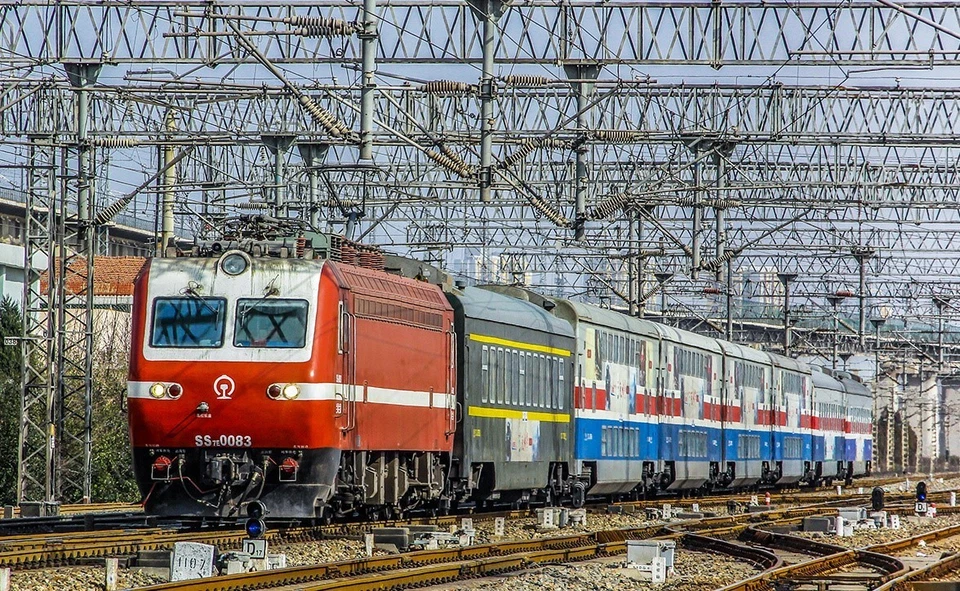 China Railway SS7E Electric Locomotive Cheer Red N-scale NEW - Image 3 of 4