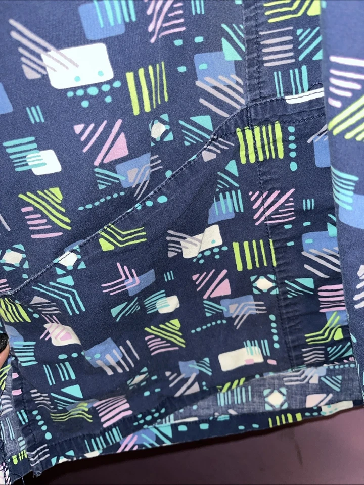 Scrubstar Scrub Top Shirt 2 Pockets Blue Design Womens Scrubs Size 2X READ - Image 2 of 4