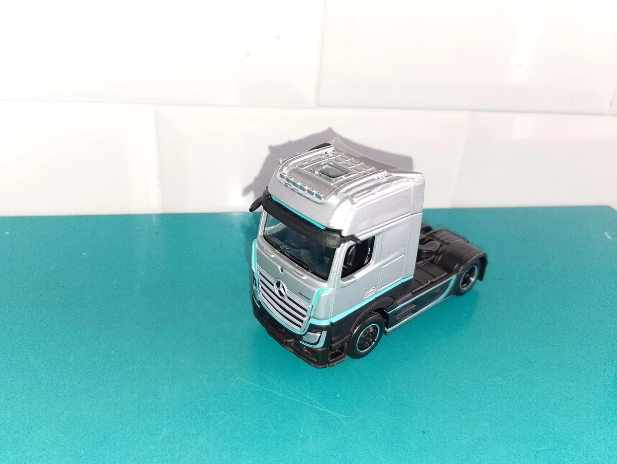 Véhicules miniatures gris Mercedes-Benz