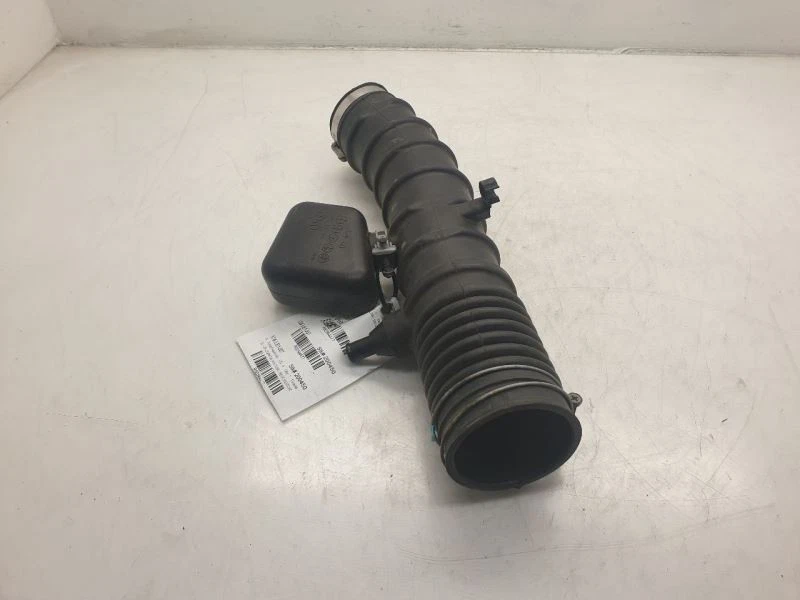 Conjunto de tubo resonador filtro de aire Lexus IS250 2007 2,5 L 6 cilindros  Foto 4 de 4