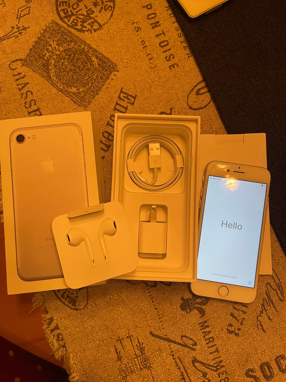 Was Kostet Ein Iphone 7 In Den Usa Apple+iPhone+7+-+32GB+-+Silver+%28T-Mobile%29+A1778+%28GSM%29 for sale
