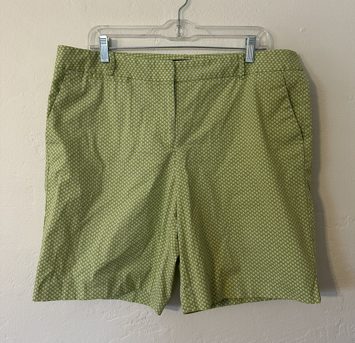 Talbots Womens Shorts Size 16 Green Geometric Print Bermuda Pockets